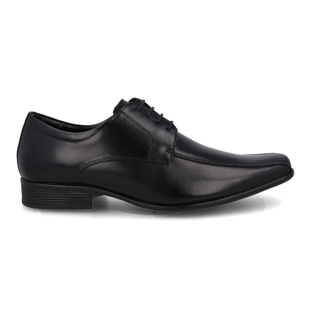 Sapato social masculino preto em couro com acabamento brilhoso e fechamento por cadarço, modelo social com bico fino e salto baixo